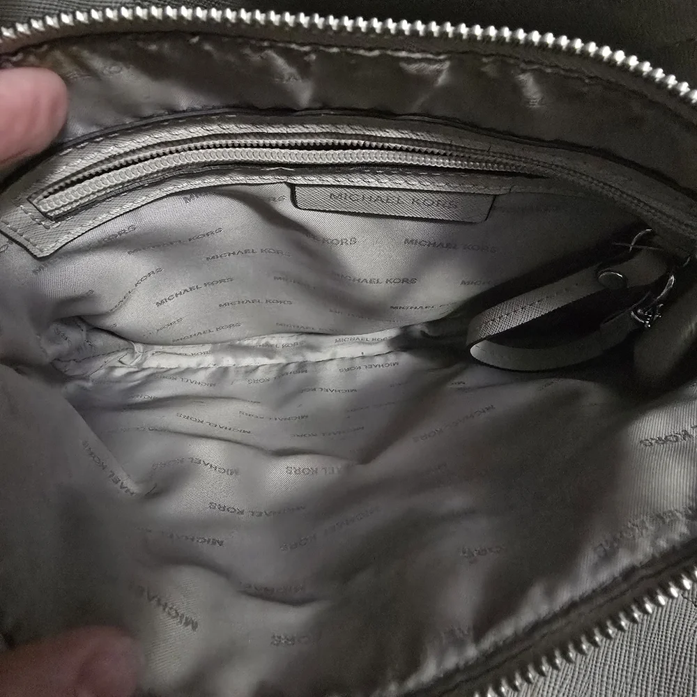 Michael Kors Mercer Medium Messenger Silver Snake Print Leather 3-in-1 Handbag - Picture 11 of 13